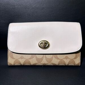 NWT! Rare! Valentine's Day! Coach Women's Handbag /Crossbody Chain Woc F24280